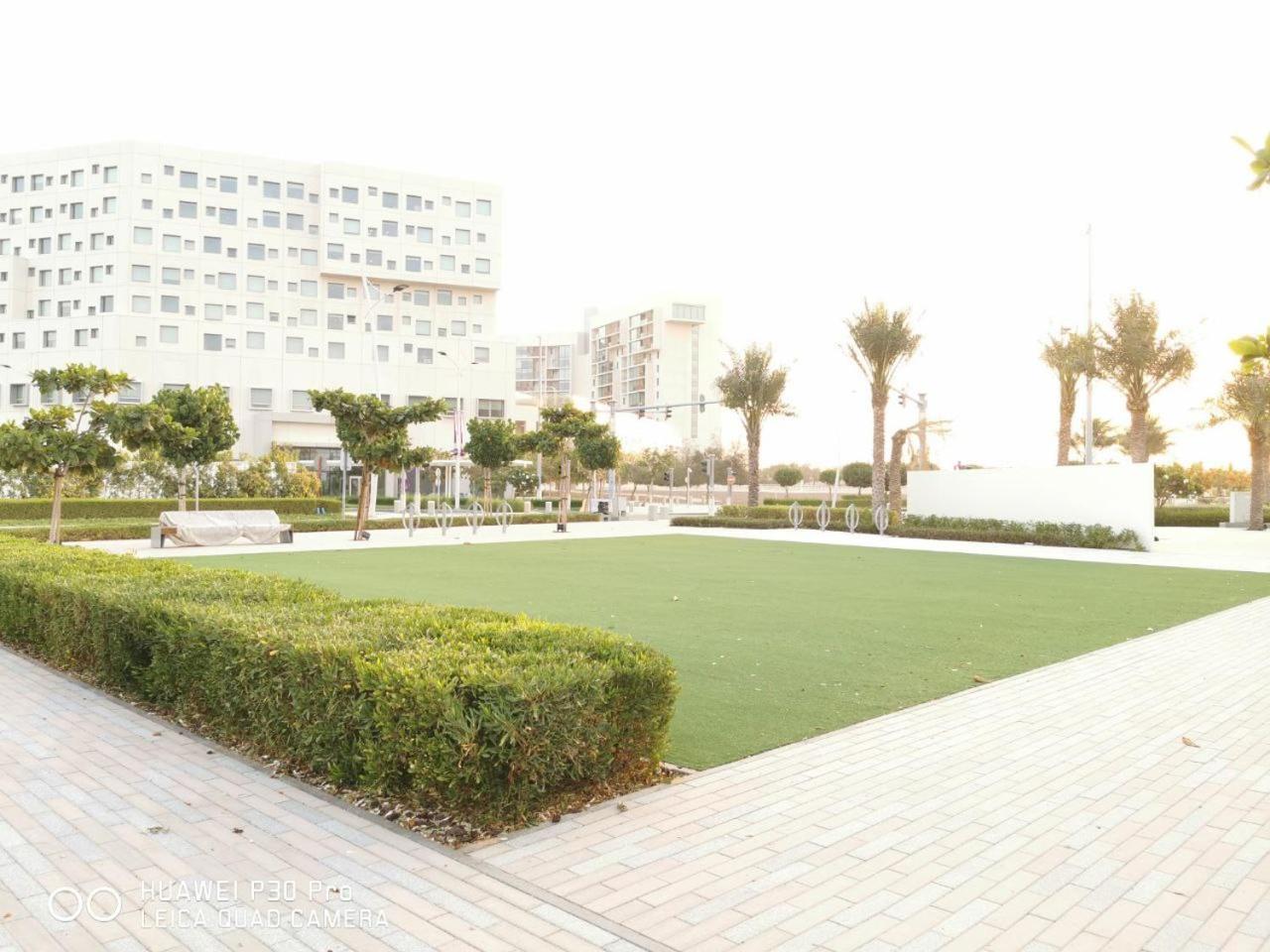 Jupiter Saadiyat Beach New York Abu Dhabi University Studio Apartment Esterno foto